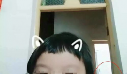 小女孩洗澡视频,可爱小女孩洗澡瞬间