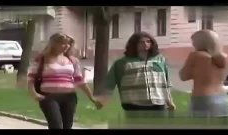 打美女屁股视频,打美女屁股视频引发伦理争议