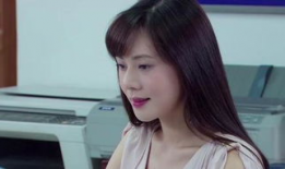 美女漏胸视频,美女不慎漏胸，网络热议