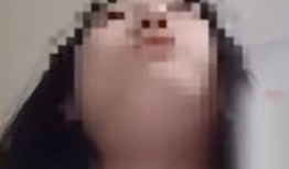 小女孩洗澡视频,可爱小女孩洗澡瞬间